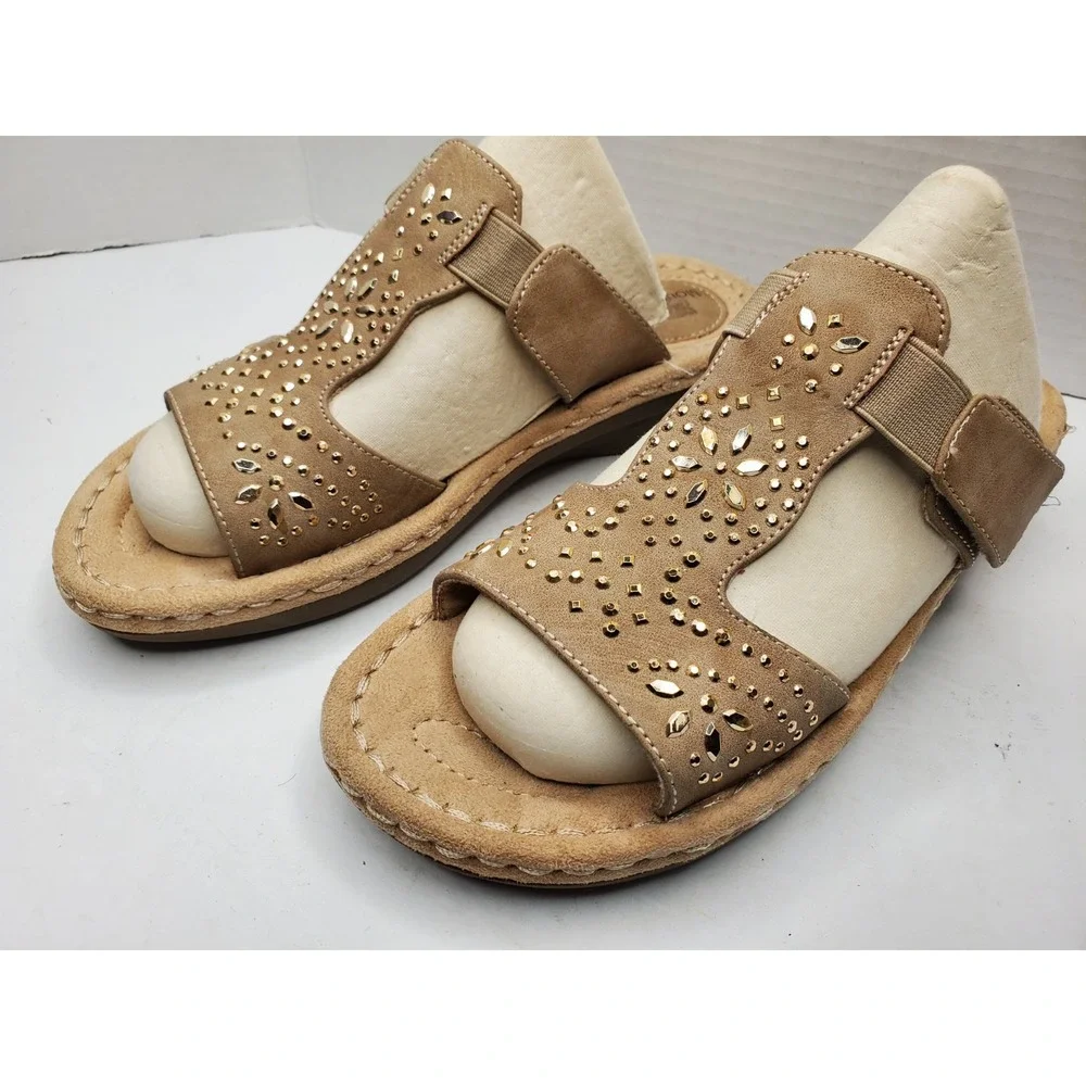 Mountain Sole Karen Sandal Tan Fabric w/Silver Rhinestones Sz 6.5M New Fast Ship